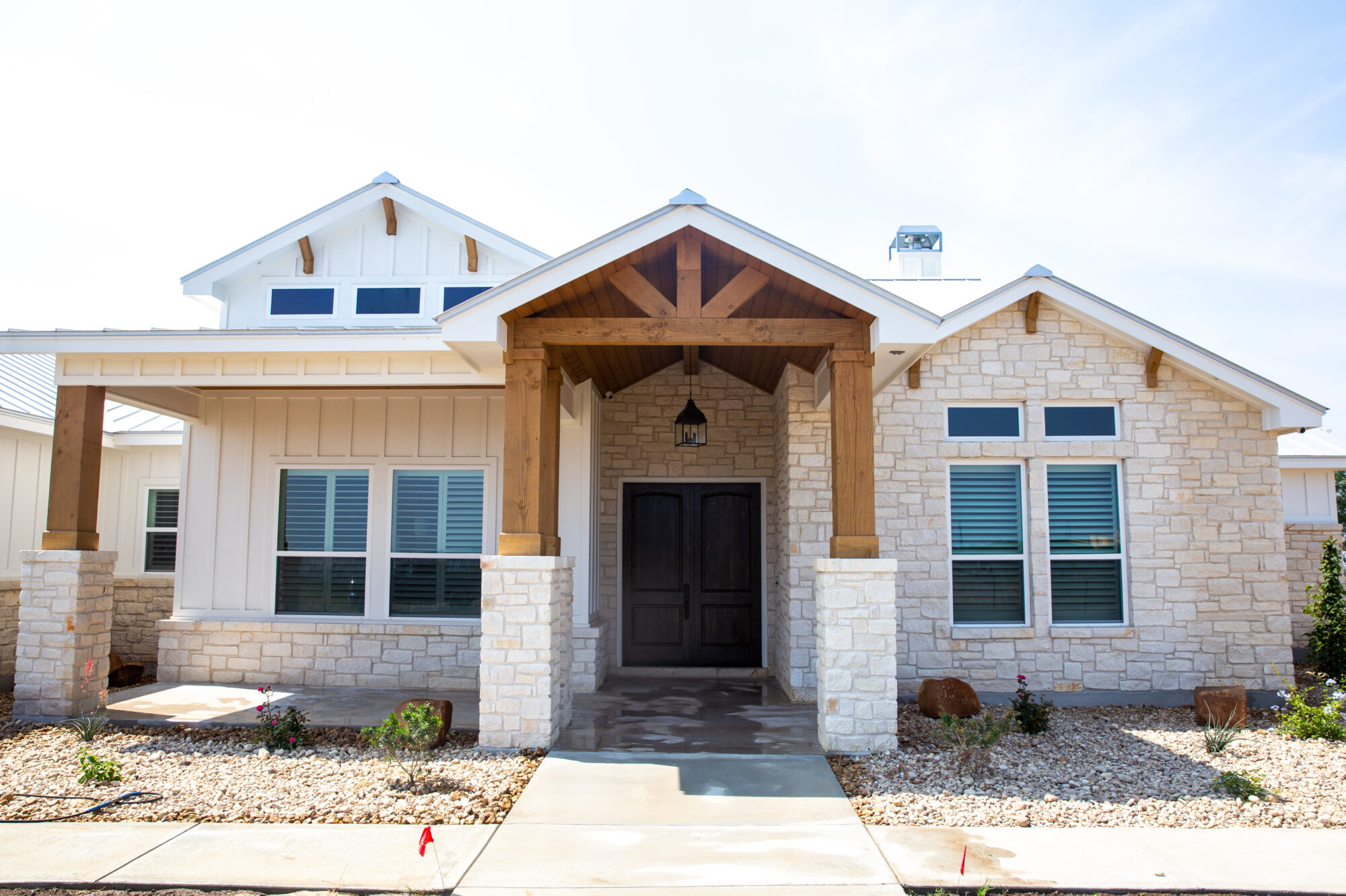 Farmhouse Ridge Cedar Ridge Farmhouse - Silver T Construction